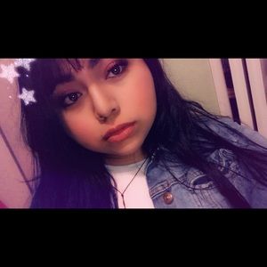 Meet your Posher, Alejandra